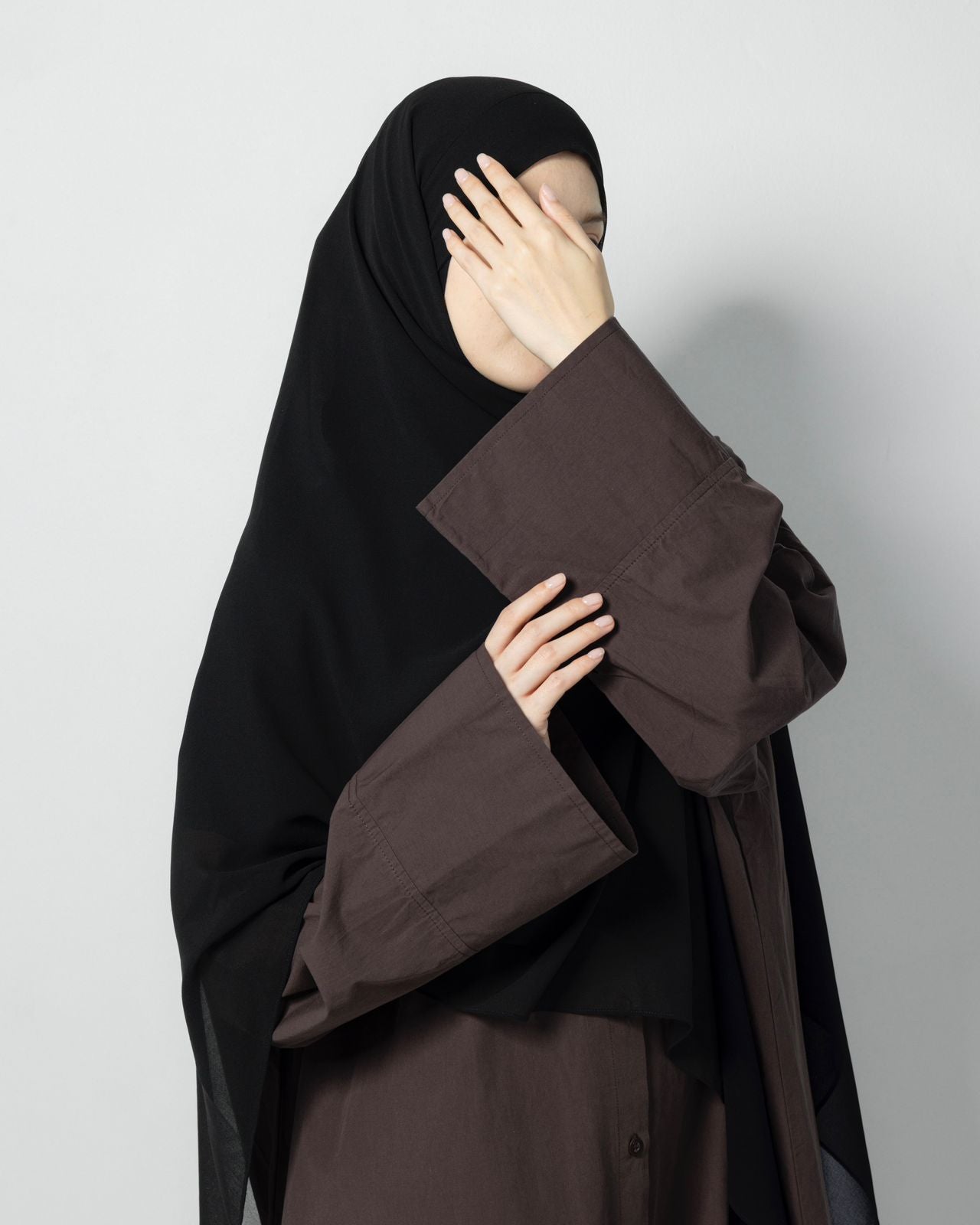 EASE BUTTONED OUTER ABAYA