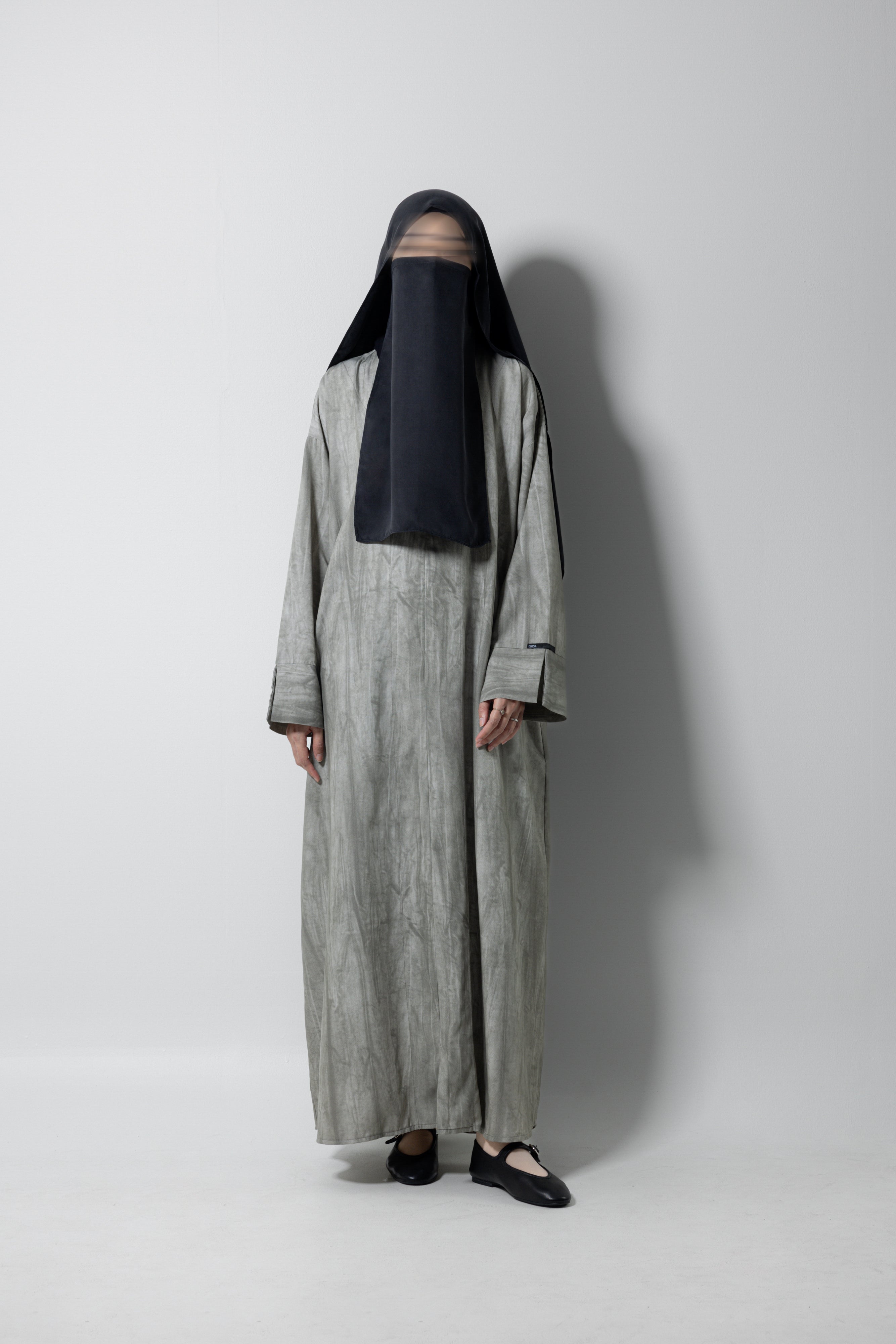 ESSENTIALS ABAYA