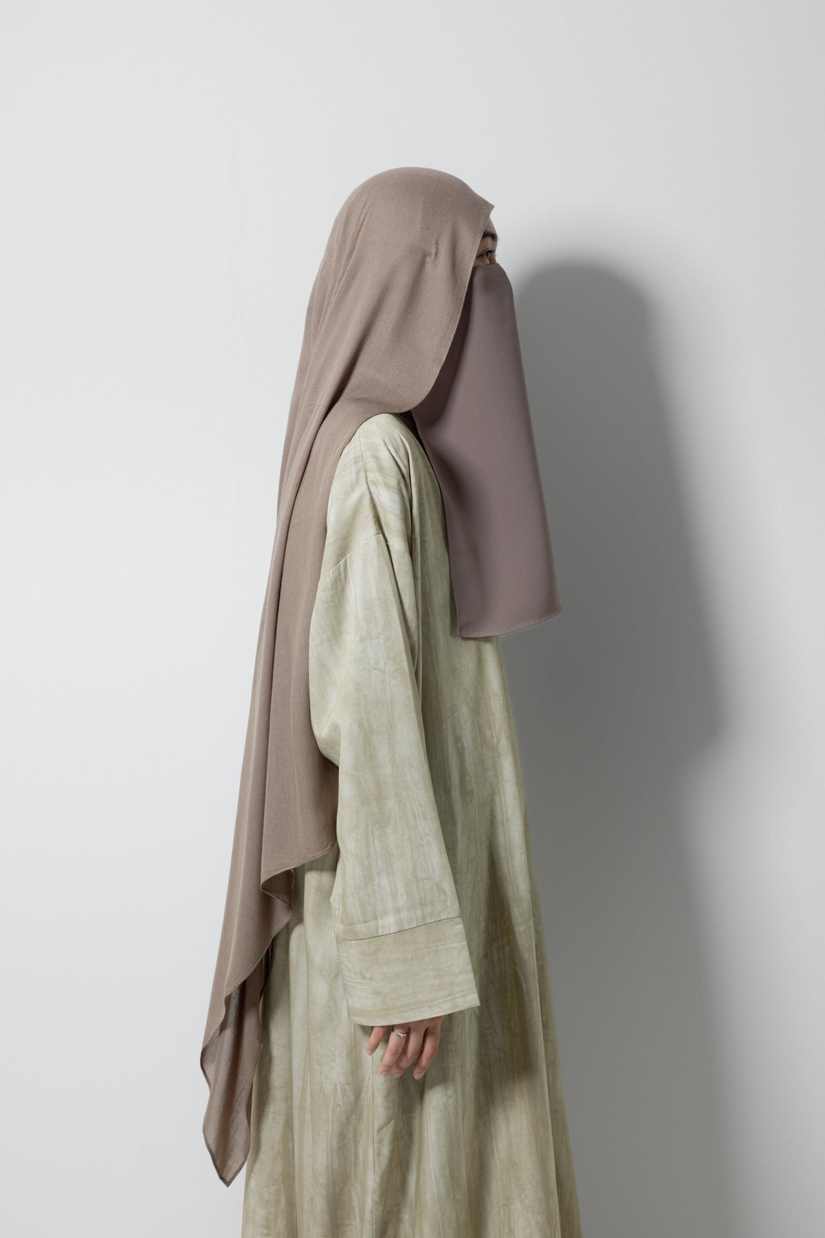 ESSENTIALS ABAYA