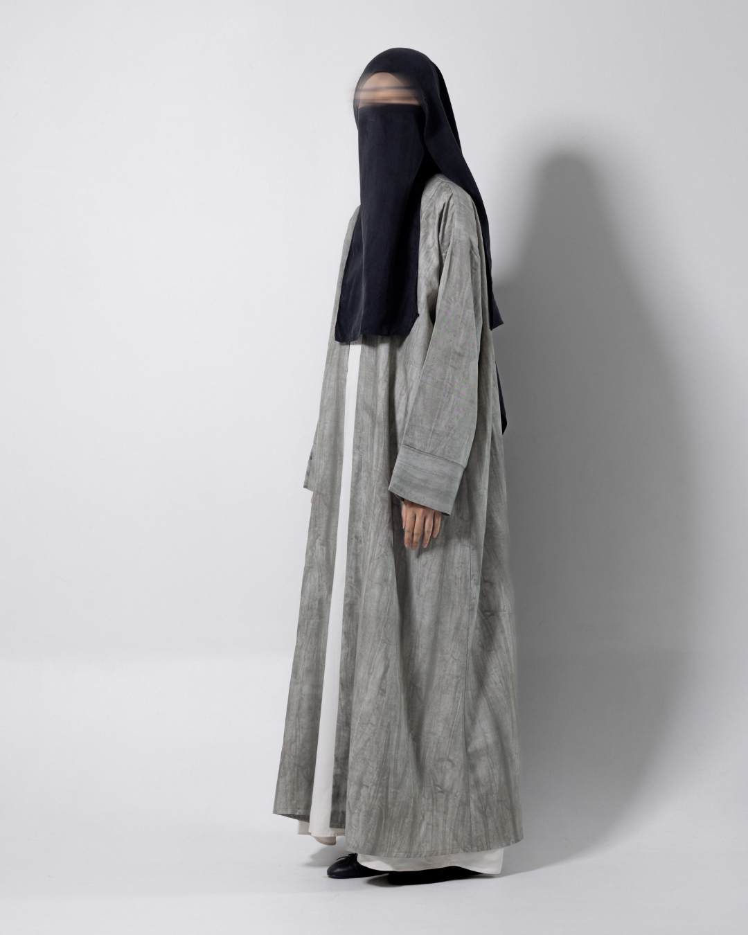 ESSENTIALS OUTER