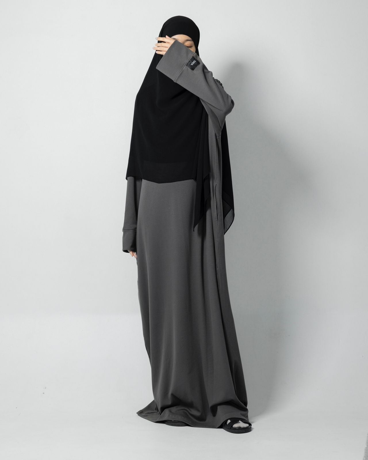 HIRA ABAYA