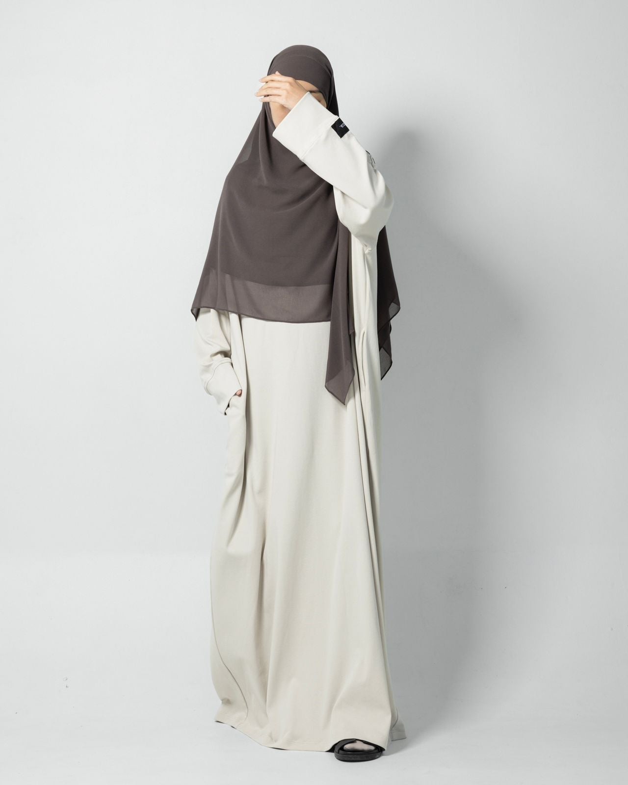 HIRA ABAYA