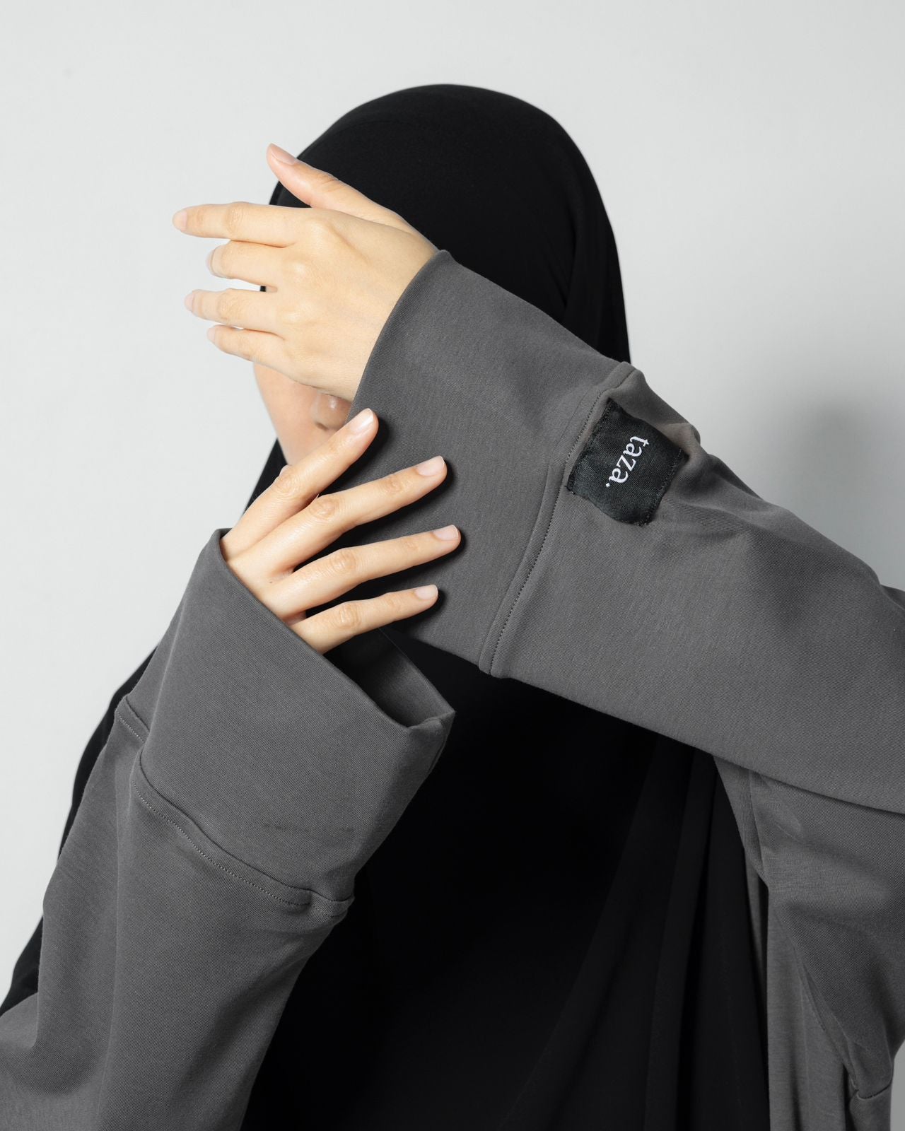 HIRA ABAYA