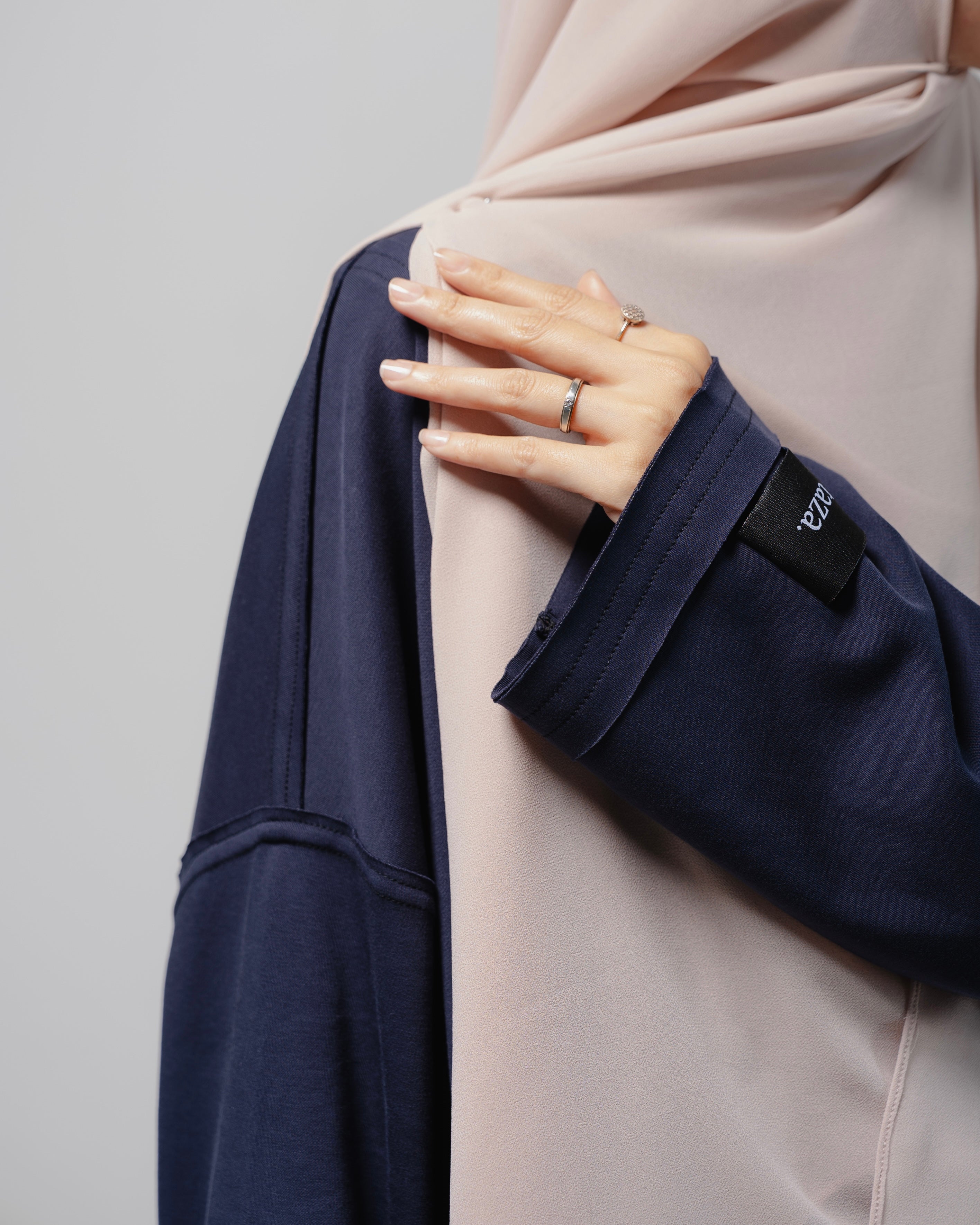 HIRA ABAYA 2.0