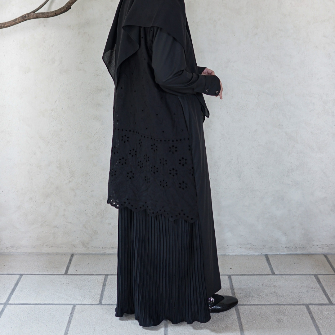 ZEYA LACE ABAYA