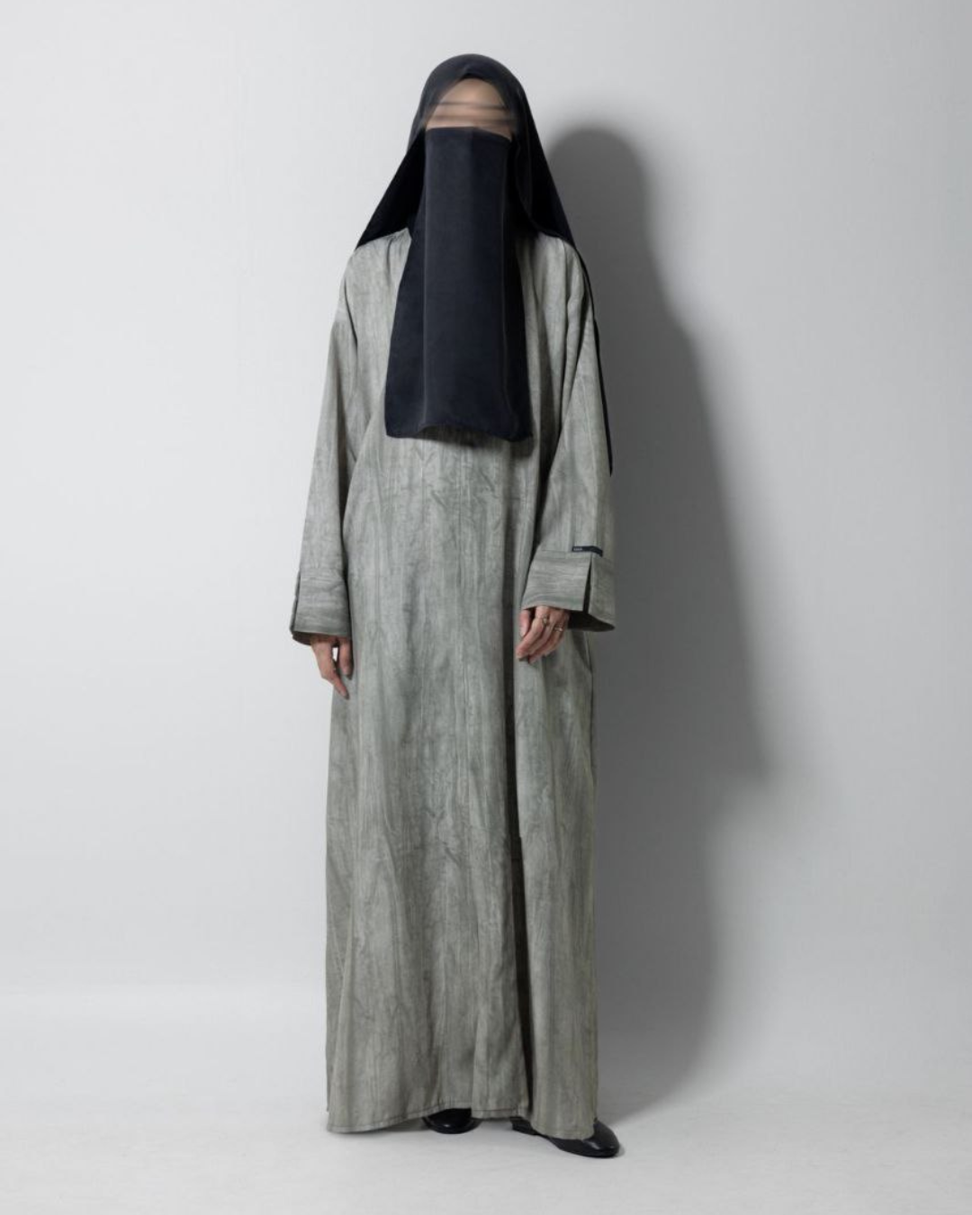 ESSENTIALS ABAYA