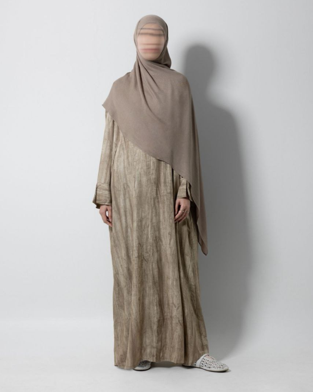 ESSENTIALS ABAYA
