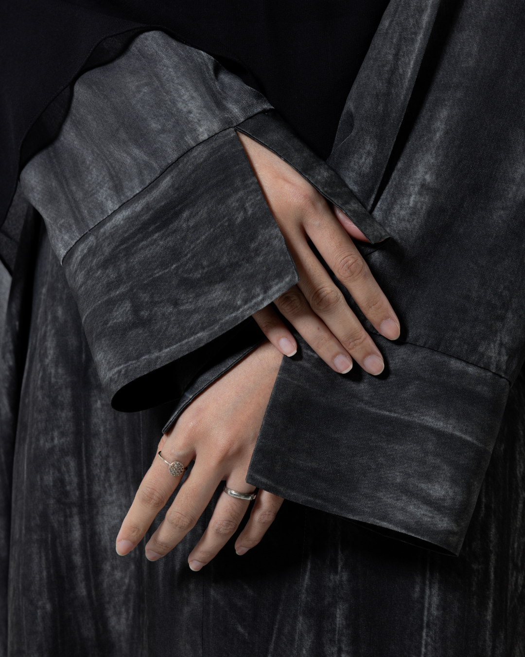 ESSENTIALS ABAYA