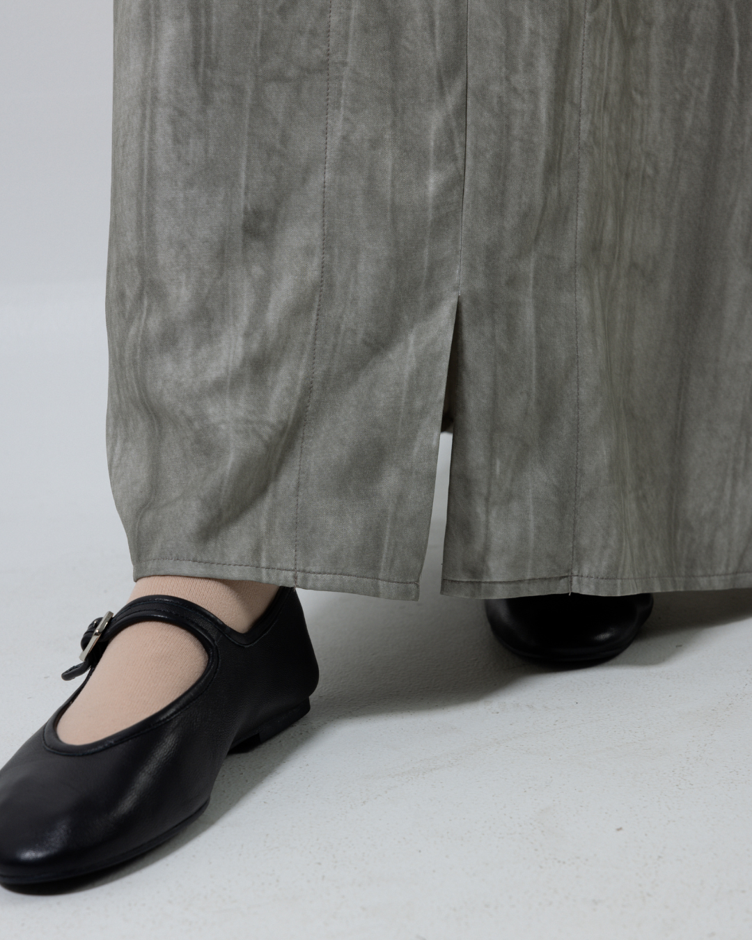 ESSENTIALS ABAYA