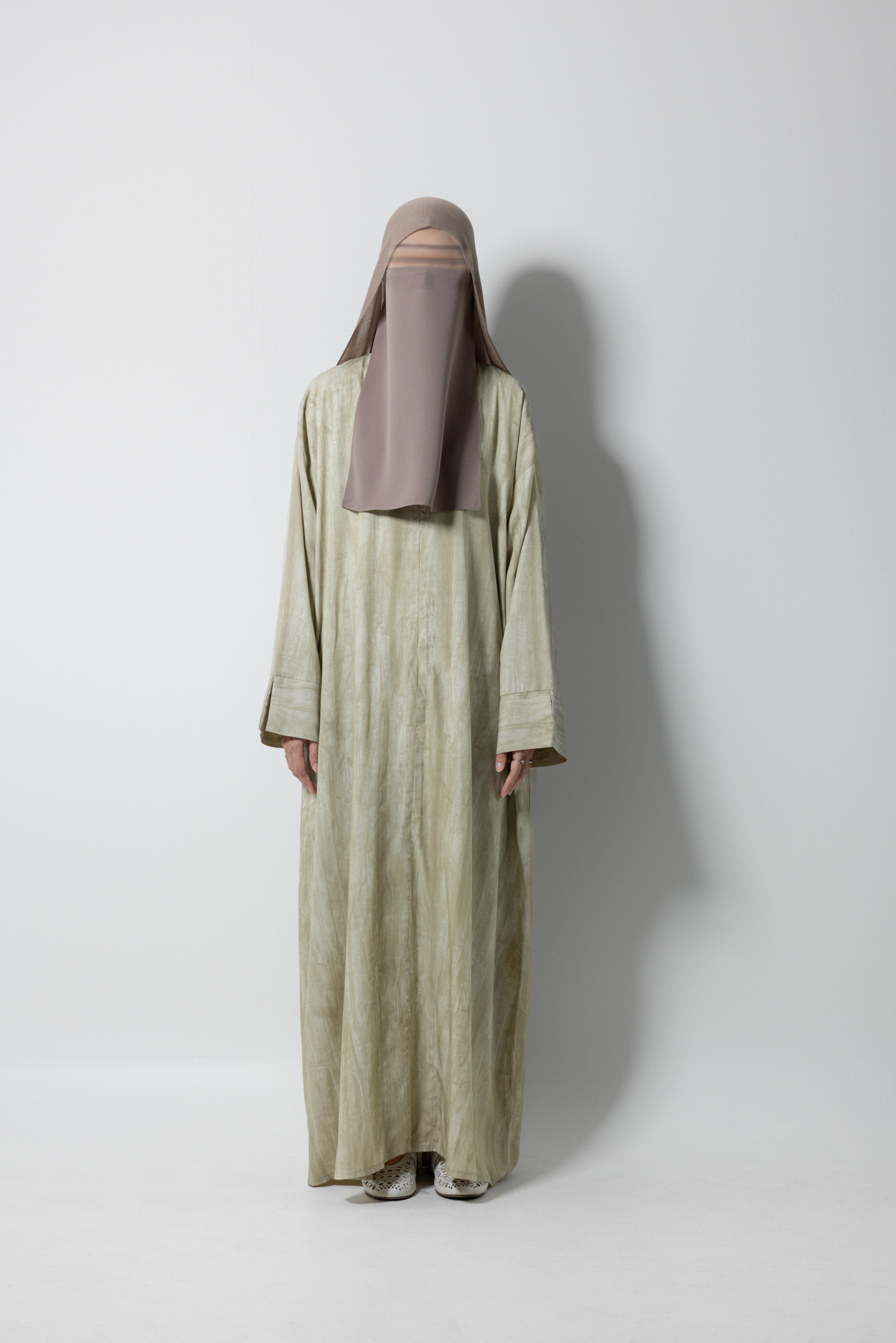 ESSENTIALS ABAYA