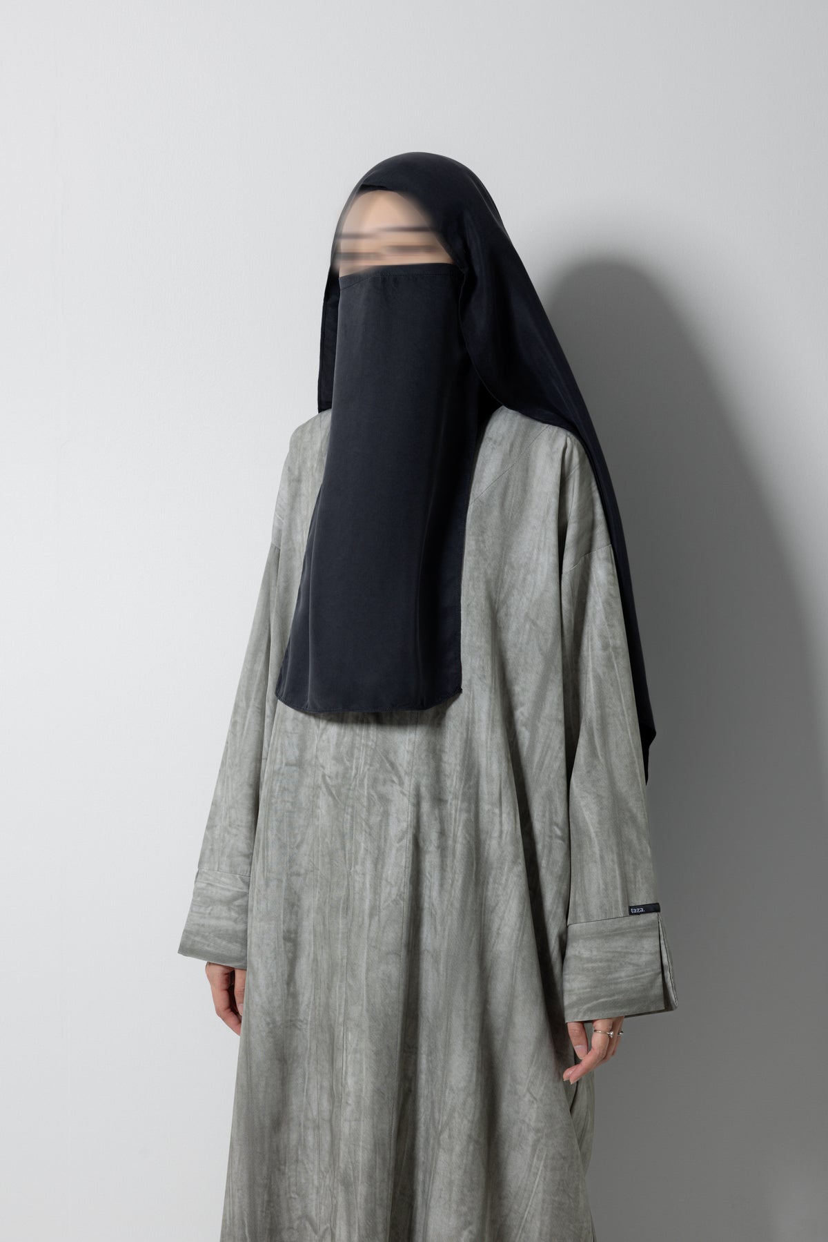ESSENTIALS ABAYA
