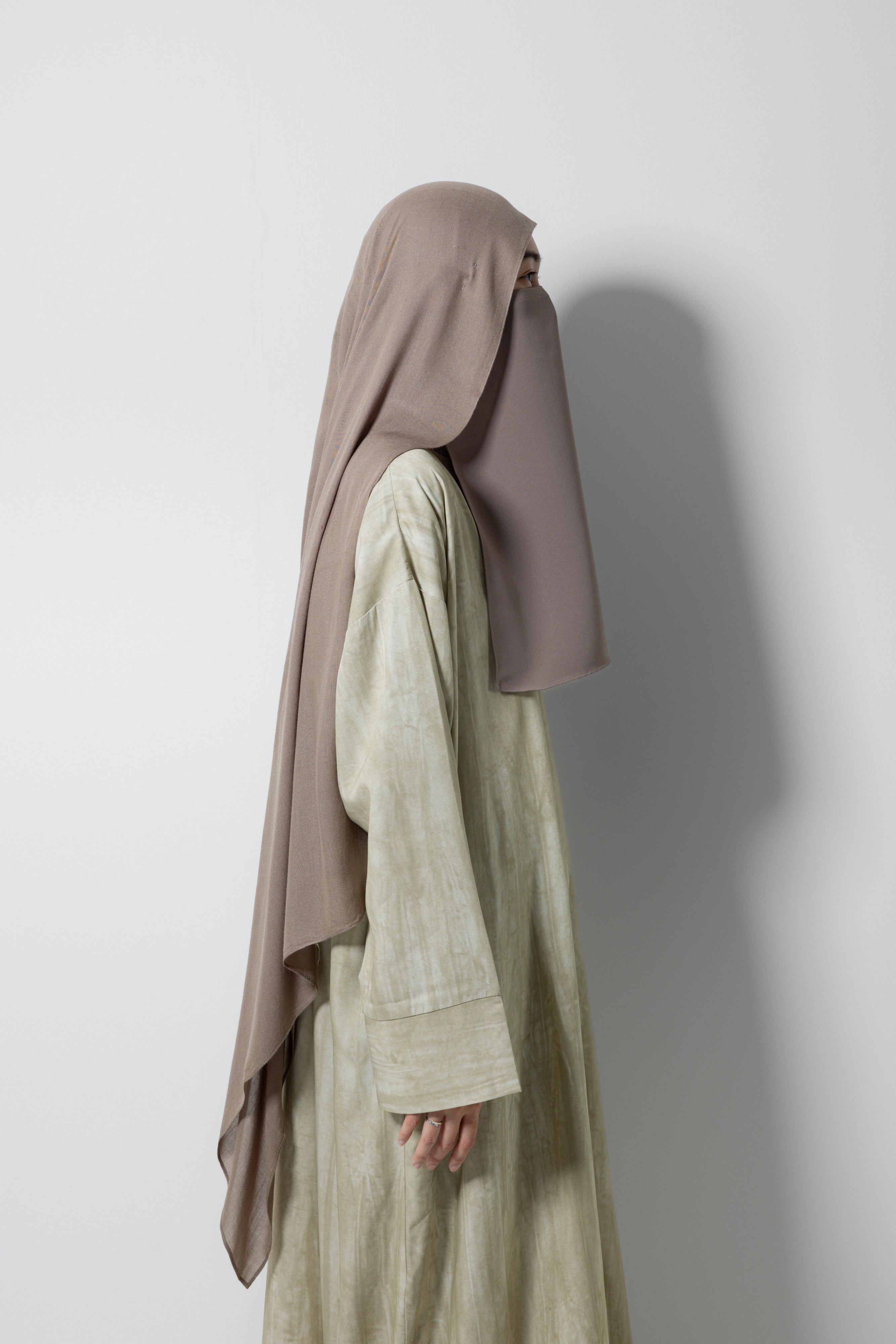 ESSENTIALS ABAYA
