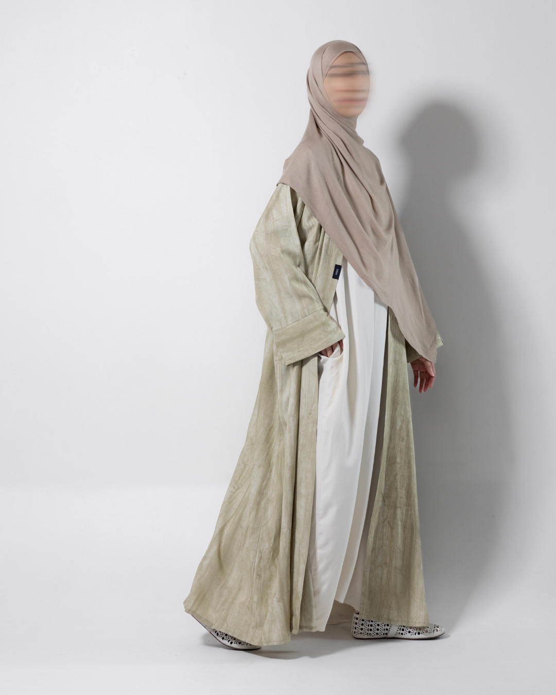 ESSENTIALS OUTER