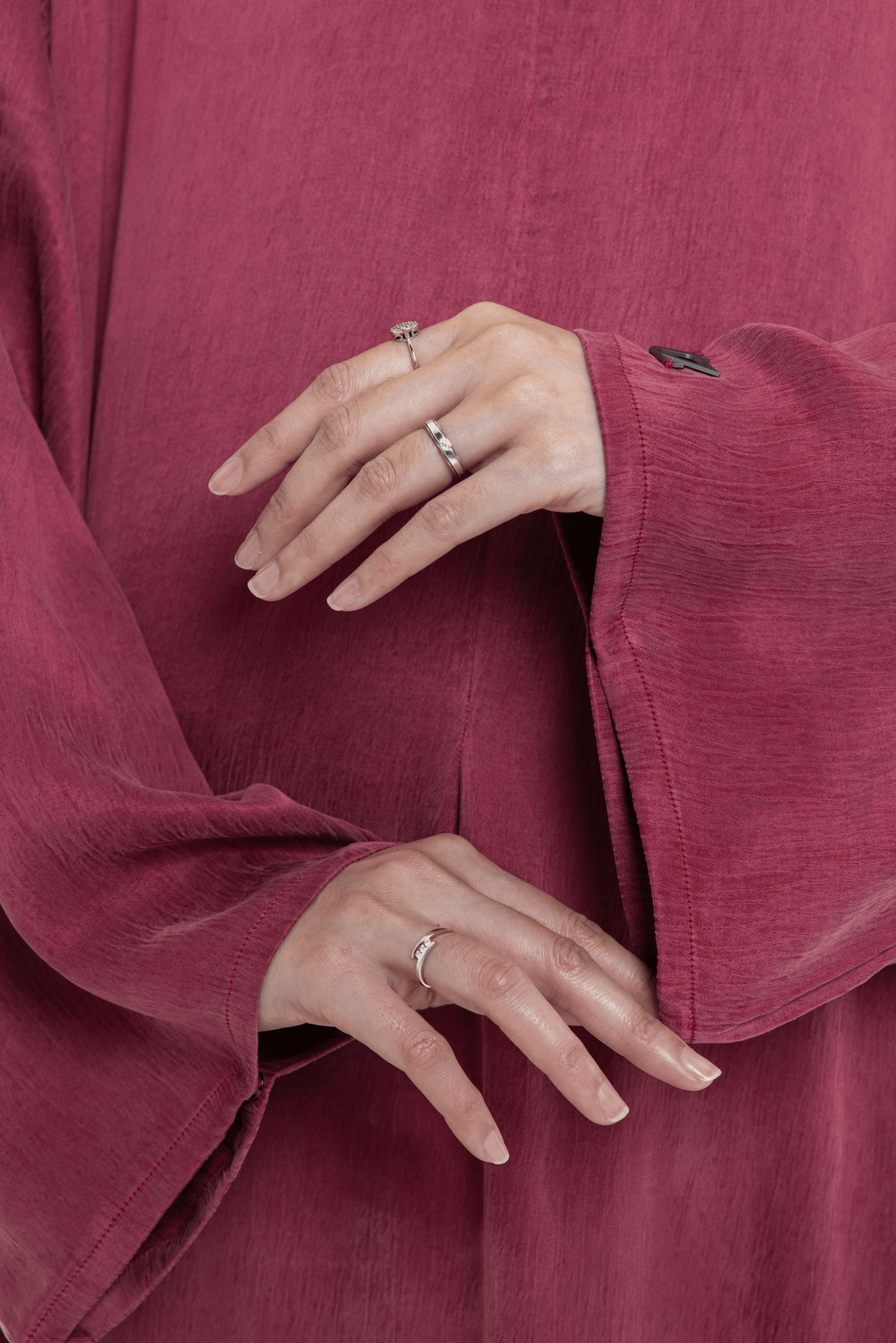 FAYE ABAYA ESSENTIALS — WIDE SLEEVE
