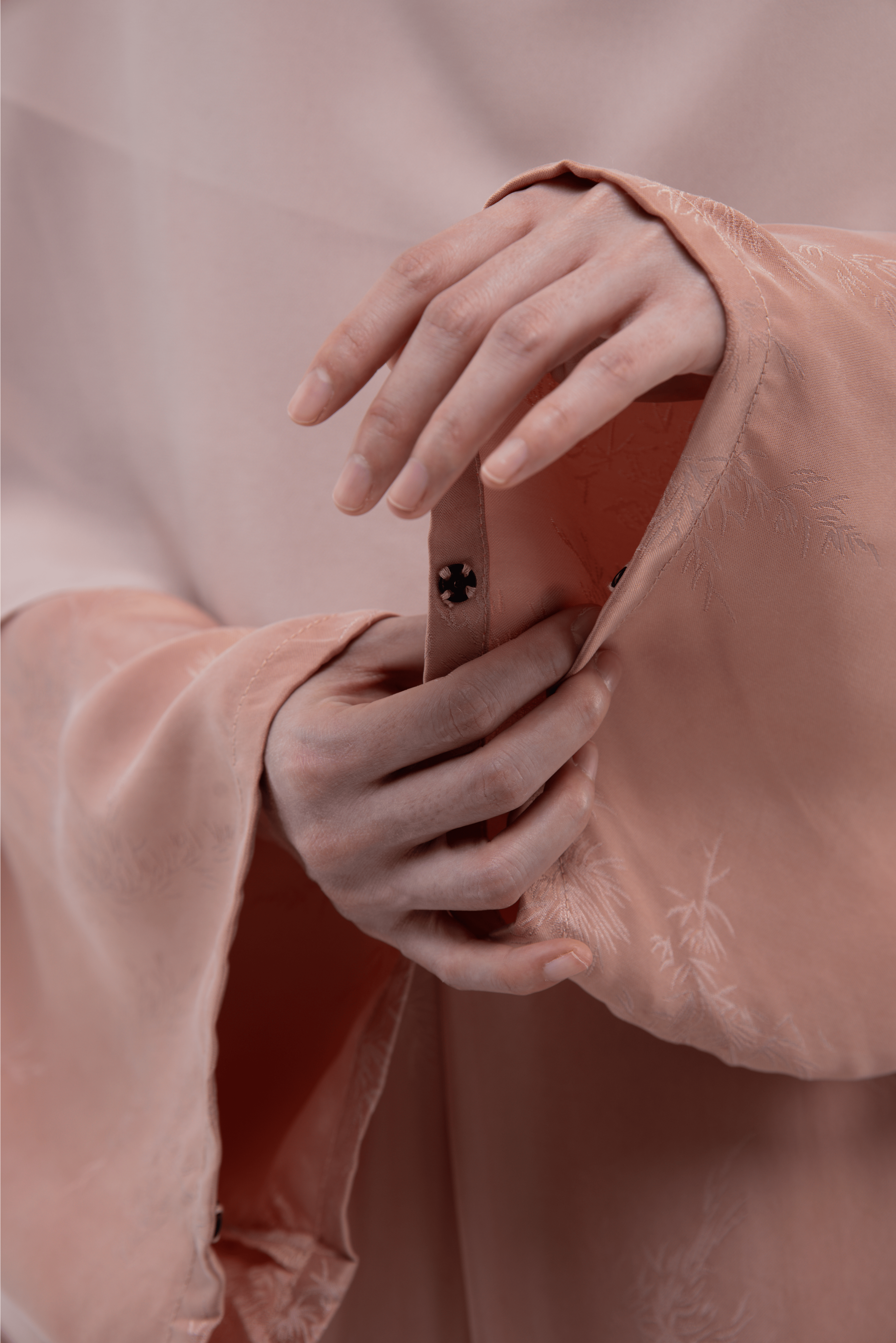 FAYE ABAYA ESSENTIALS — WIDE SLEEVE