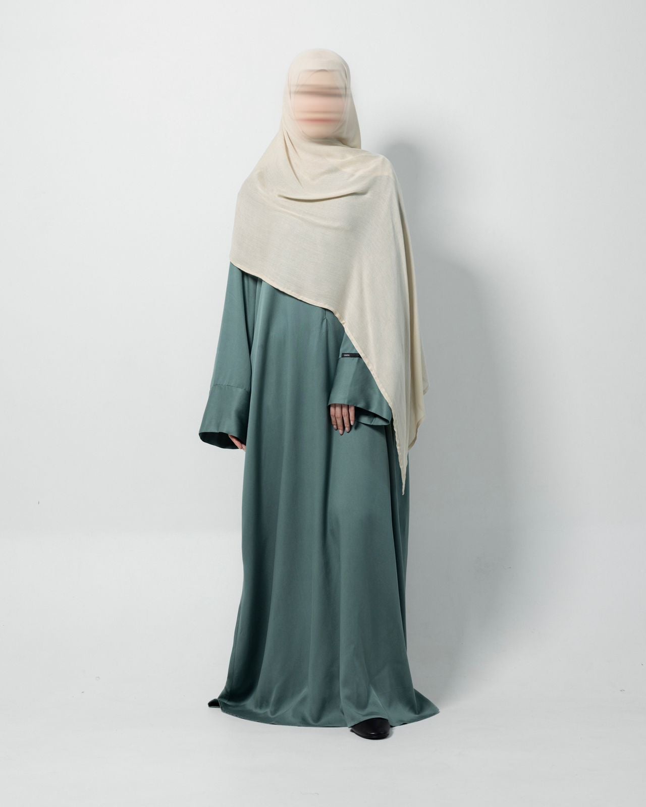 NEIMA ABAYA