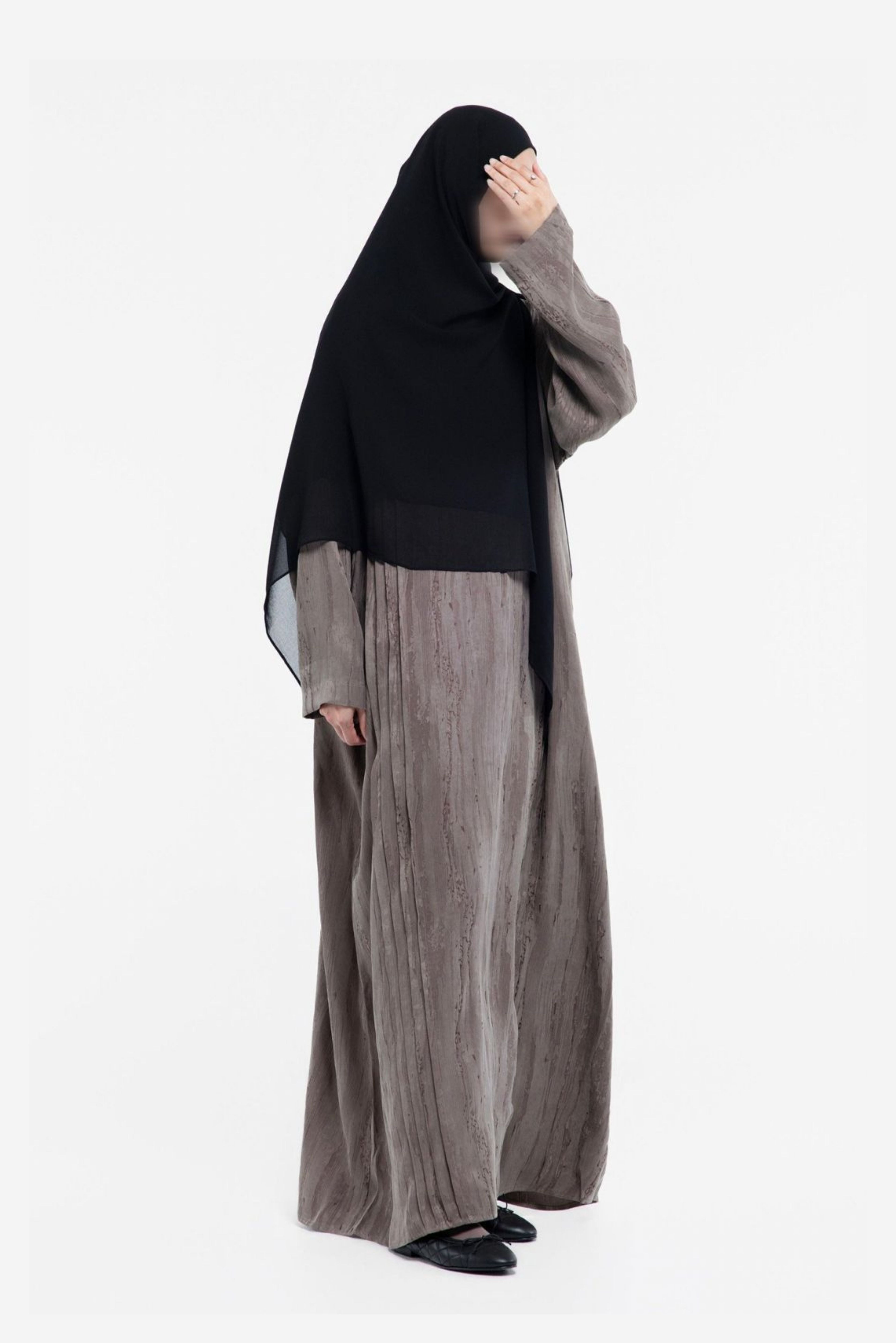 TEEQA ABAYA